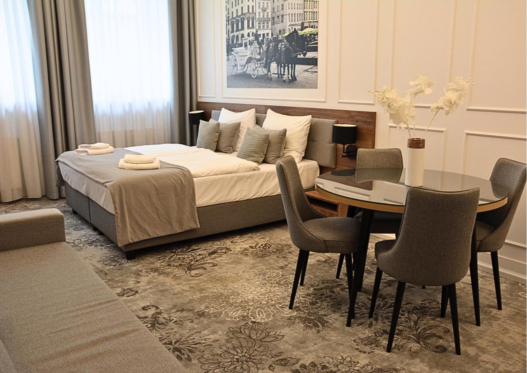 Vinfort Aparthotel Краков Экстерьер фото