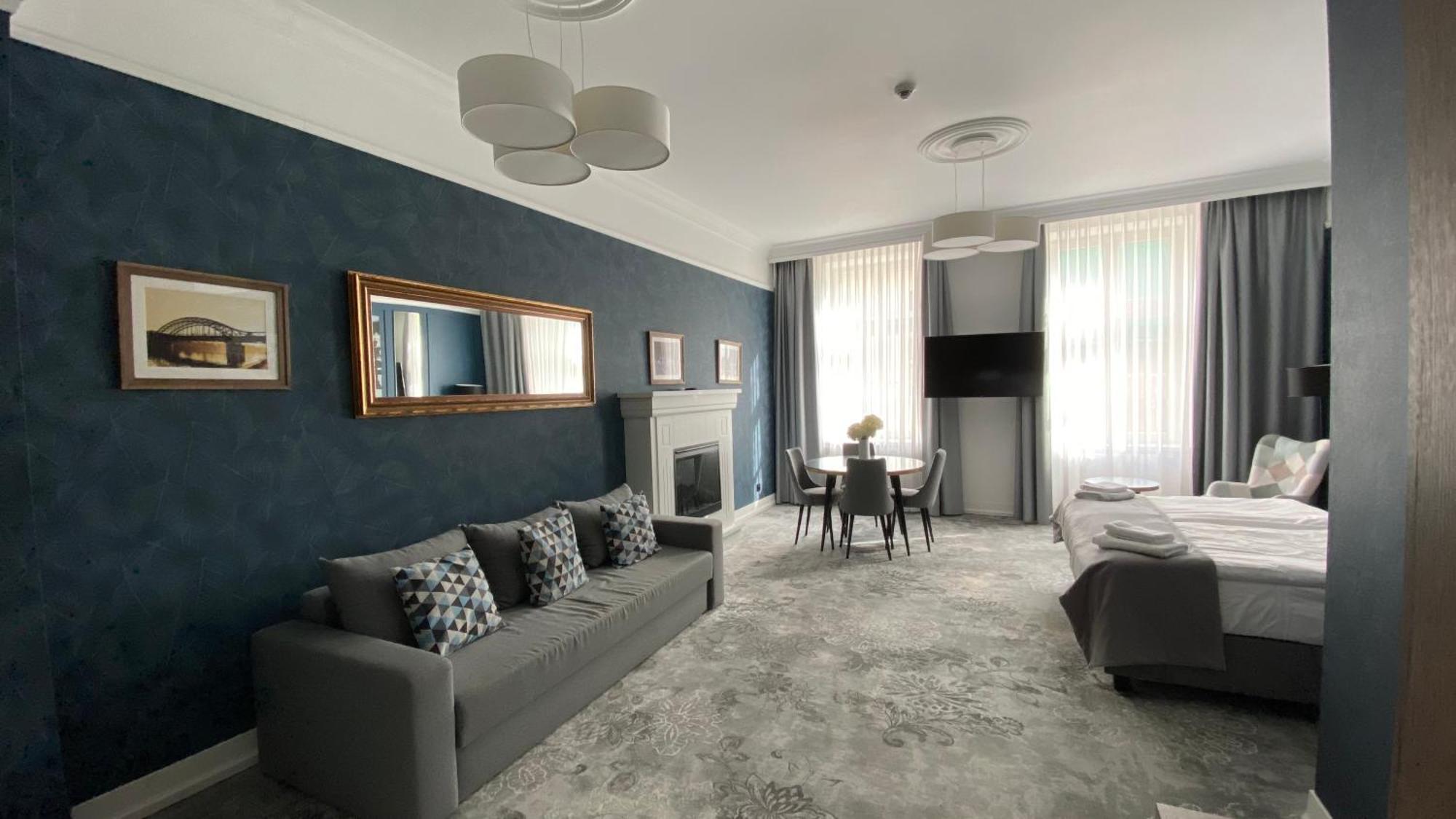Vinfort Aparthotel Краков Экстерьер фото