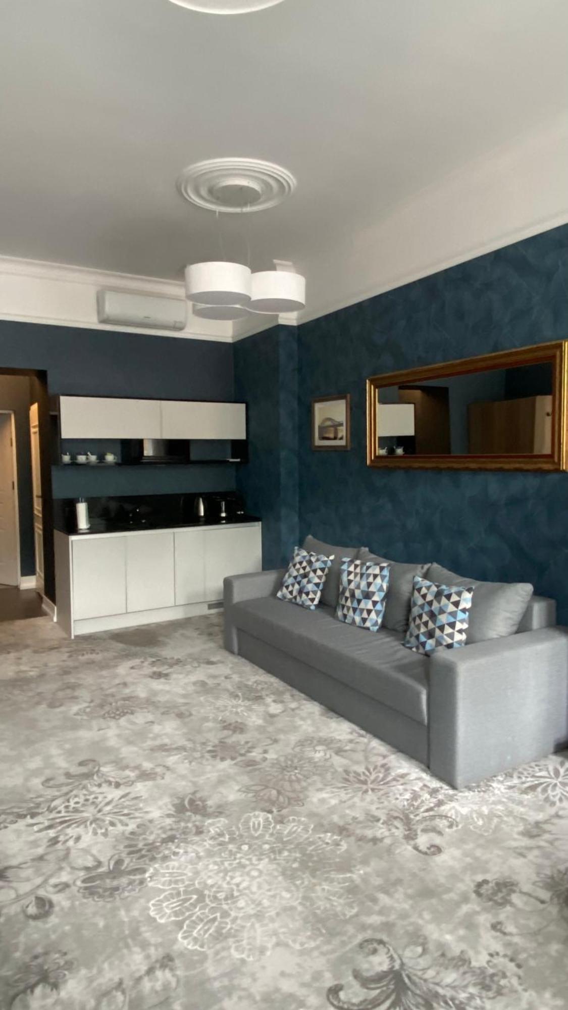 Vinfort Aparthotel Краков Экстерьер фото