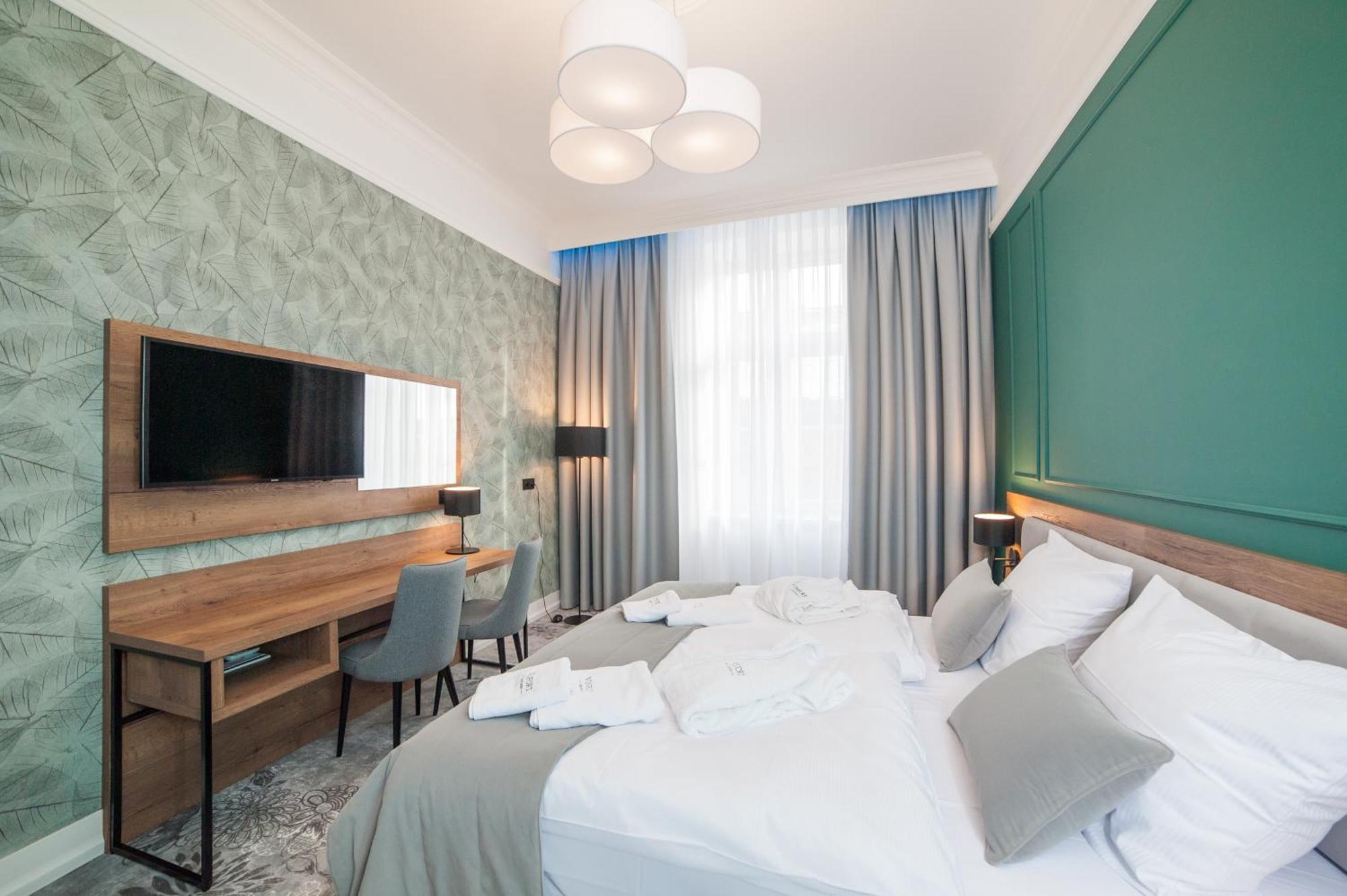 Vinfort Aparthotel Краков Экстерьер фото