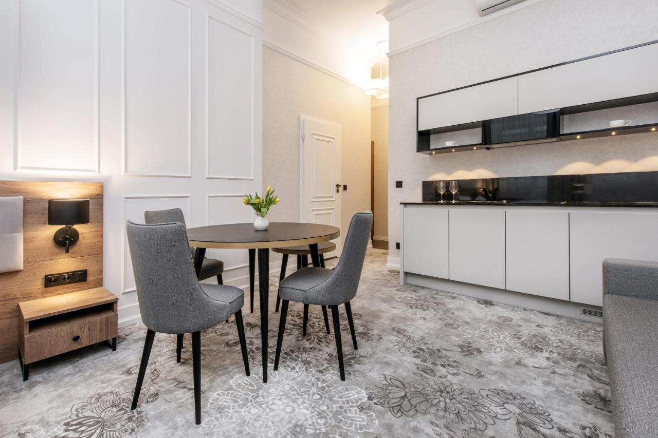 Vinfort Aparthotel Краков Экстерьер фото